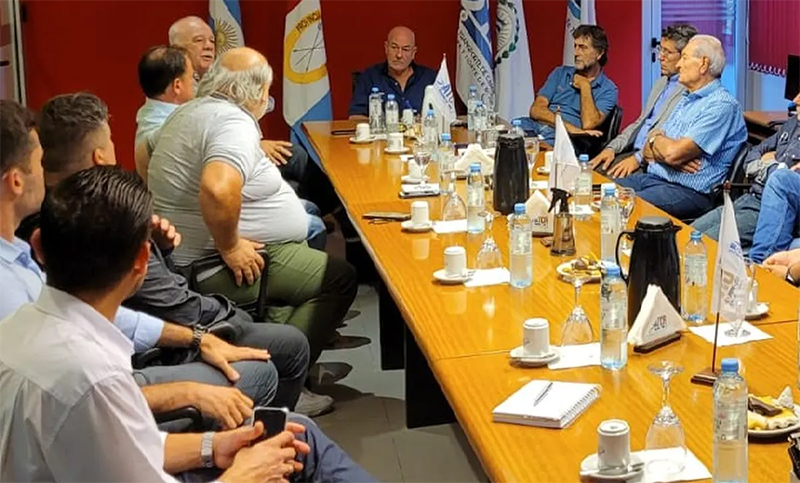 Gremios y Cámaras Empresarias denuncian que “hay un combustible blue”