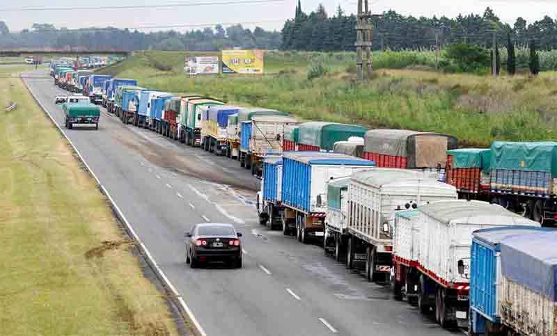 Transportistas de carga y el Gobierno llegaron a un acuerdo y se levantó el paro