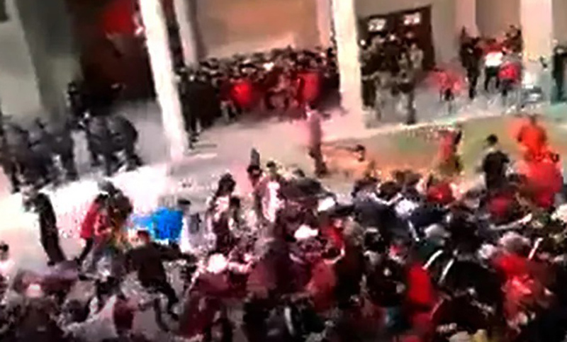 Continúa en terapia intensiva uno de los policías baleados en Colón-Peñarol