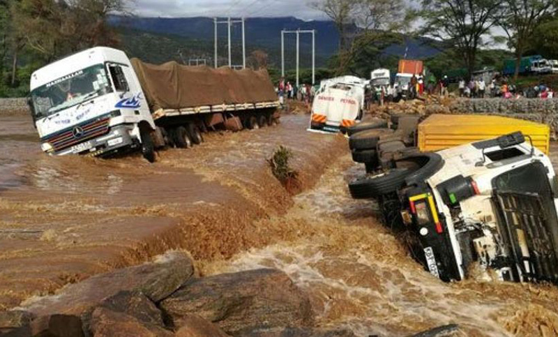 Ascienden a 443 los muertos por las inundaciones de Sudáfrica