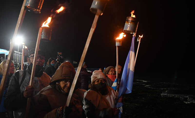 Conmovedora vigilia en Río Grande por los 40 años de la guerra de Malvinas