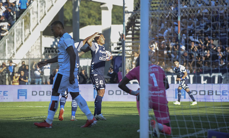 Newell’s no supo aprovechar sus momentos, cayó con el Lobo y no pudo clasificar