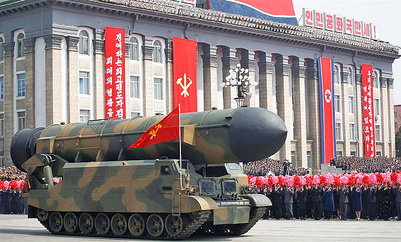 Corea del Norte habla de “aniquilar al enemigo” e Irán presenta nuevos misiles