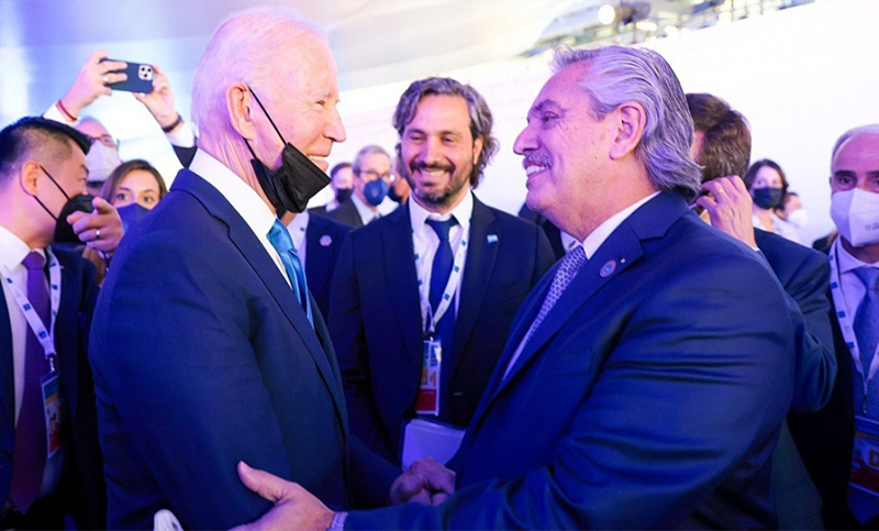 Un enviado de Biden intentará convencer a Fernández de asistir a la Cumbre de las Américas