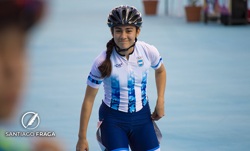 La rosarina Camila Aquino estuvo cerca de conseguir medalla en patinaje de velocidad