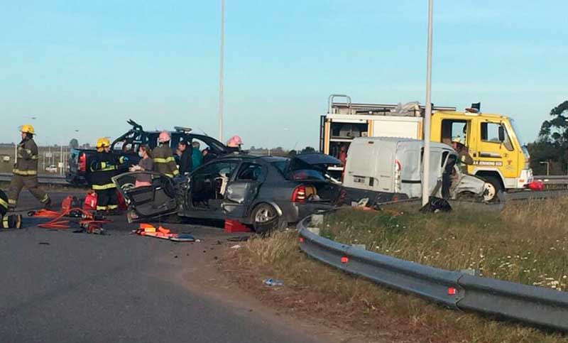 Un choque en la autopista a Córdoba dejó a dos personas heridas de gravedad