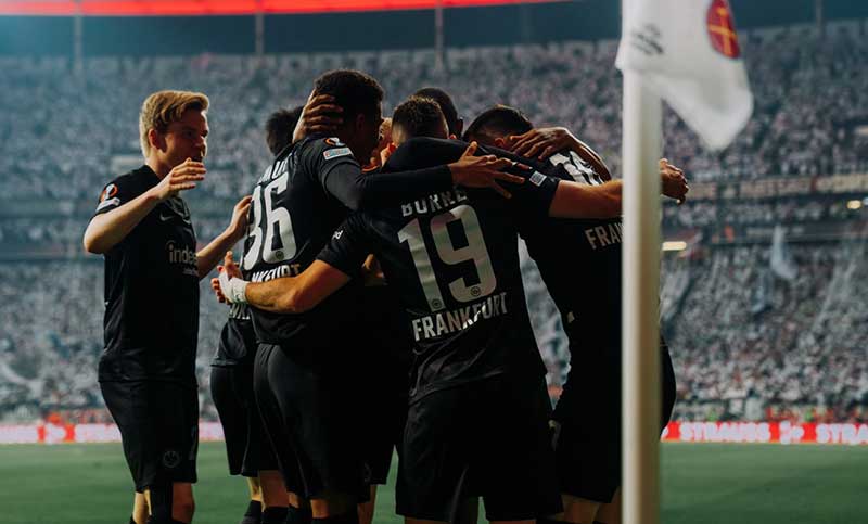 Santos Borré convirtió y el Frankfurt clasificó a la final de la Liga de Europa