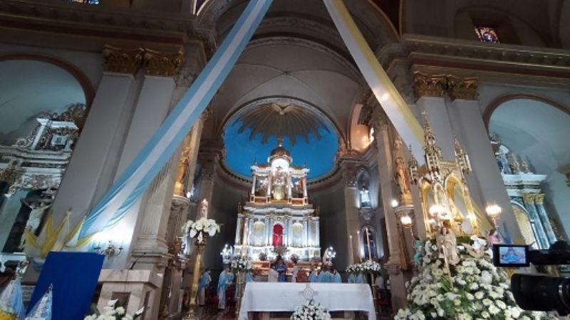 Cientos de fieles participaron de la procesión de la Virgen del Valle en Catamarca