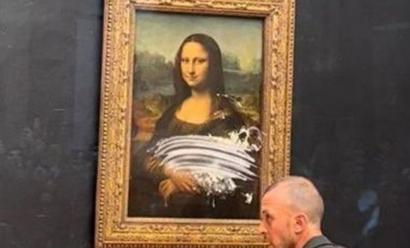 Atacaron al cuadro “La Gioconda” en el museo de Louvre