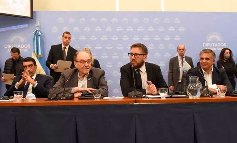 Realizan la primera ronda de exposiciones a favor y en contra de la Boleta Única de Papel