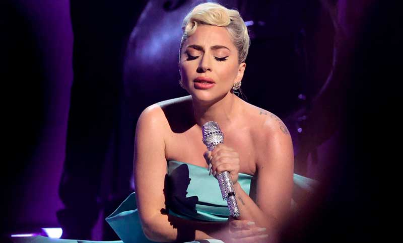Lady Gaga presentó el video de la canción para «Top Gun: Maverick»