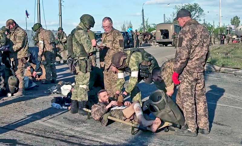 Finalmente, militares ucranianos de la acería de Mariupol se rinden frente a las tropas rusas