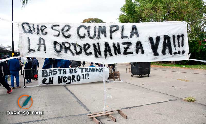Maleteros bloquearon la Terminal para exigir que se regule la actividad