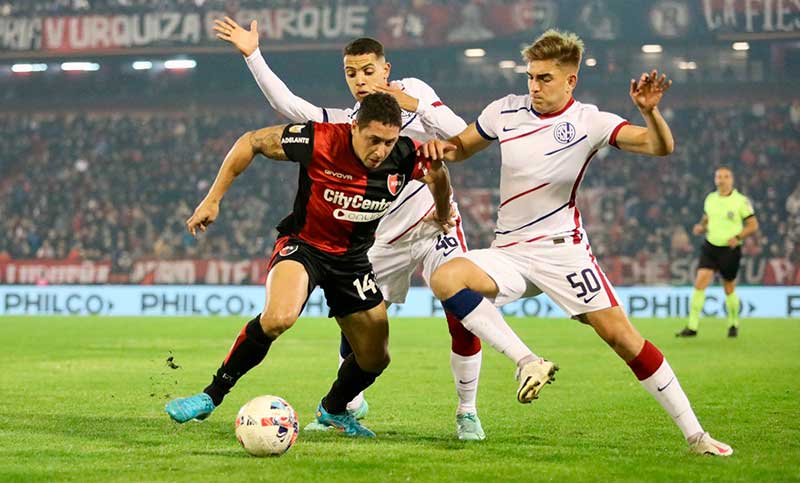 Con injerencia del VAR, Newell’s no pudo con San Lorenzo y empató sin goles