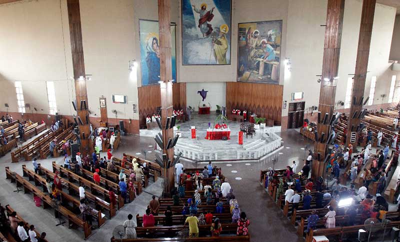 Nigeria: decenas de muertos tras un ataque a una Iglesia