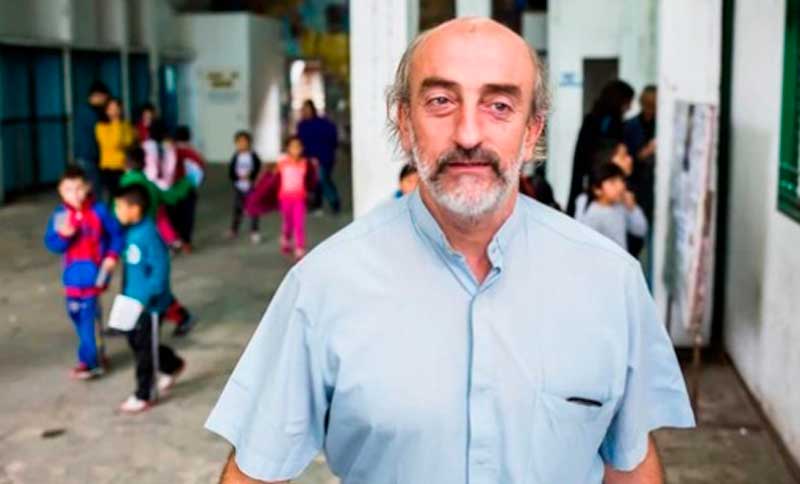 Para cura villero, Rosenkrantz ve «amenazados sus privilegios»