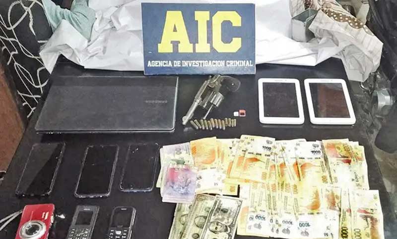 Secuestraron dinero y armas de fuego en allanamientos por extorsiones a comerciantes