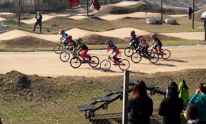 Se reactivó la Asociación Rosarina de Bicicross y se preparan para tener una pista municipal