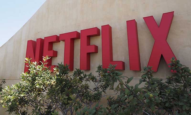 Netflix despidió 300 empleados por la baja en las suscripciones