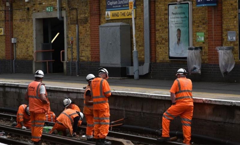 Trabajadores ferroviarios del Reino Unido realizan tercer paro en la semana por reclamos salariales