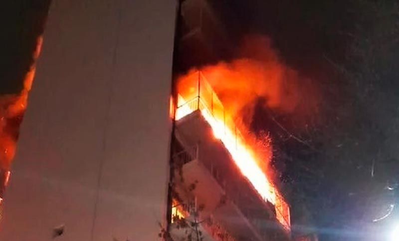 Feroz incendio en Recoleta: cinco muertos, entre ellos tres menores