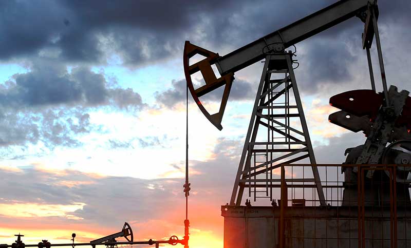 Francia negocia con Emiratos Árabes el reemplazo del petróleo importado a Rusia