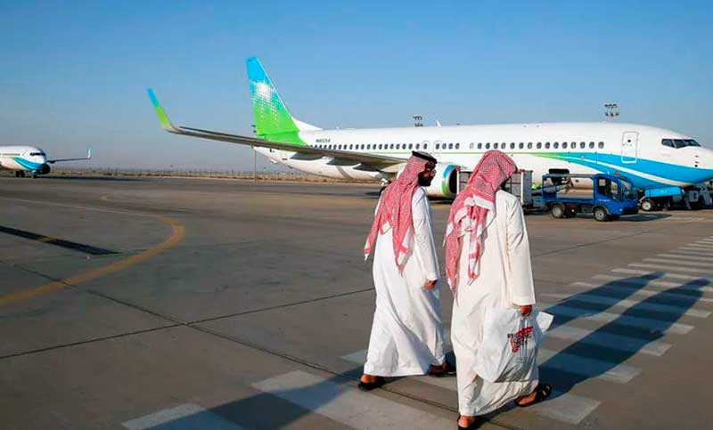 Arabia Saudita anuncia que abrirá su espacio aéreo a todas las compañías