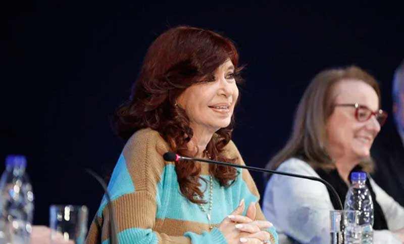 Cristina Kirchner llamó a buscar «un punto en común» y criticó la «irresponsabilidad» de Guzmán