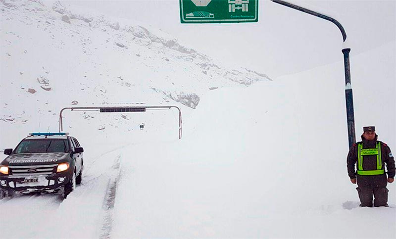 Tras intensas nevadas, Córdoba y Mendoza restringieron la circulación en algunas rutas