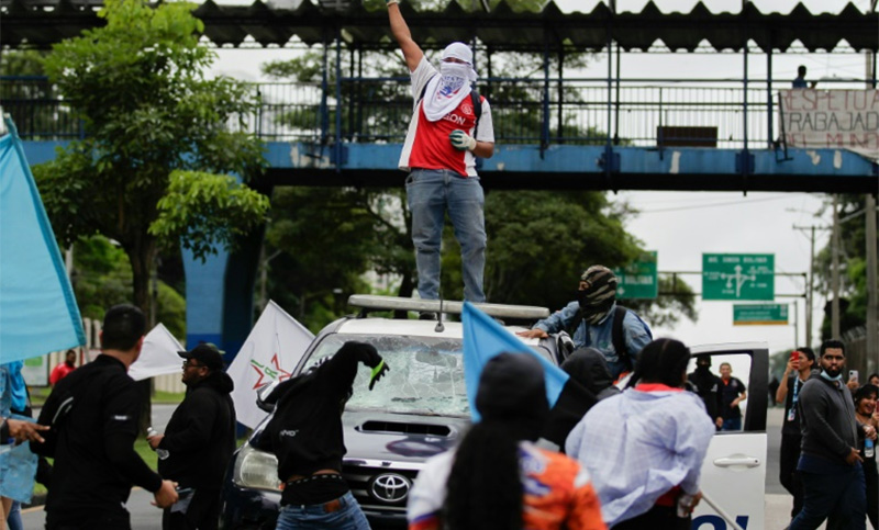 Panamá: manifestantes despejan las rutas tras acuerdo que baja los precios del combustible