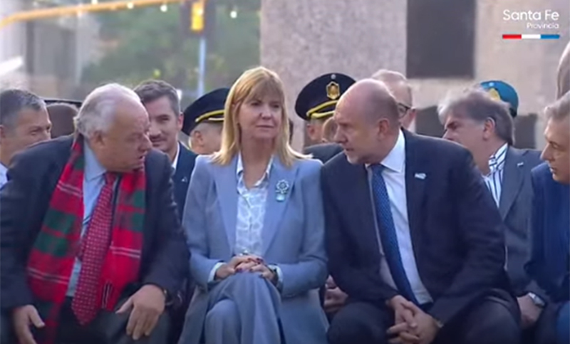 Perotti encabezó los actos por el 206º aniversario de la Independencia