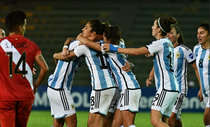 Argentina goleó a Perú y se encarrila en la Copa América Femenina