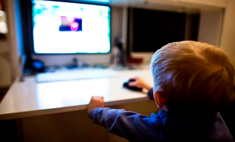 Lanzan un informe sobre los riesgos para los derechos de las infancias en internet