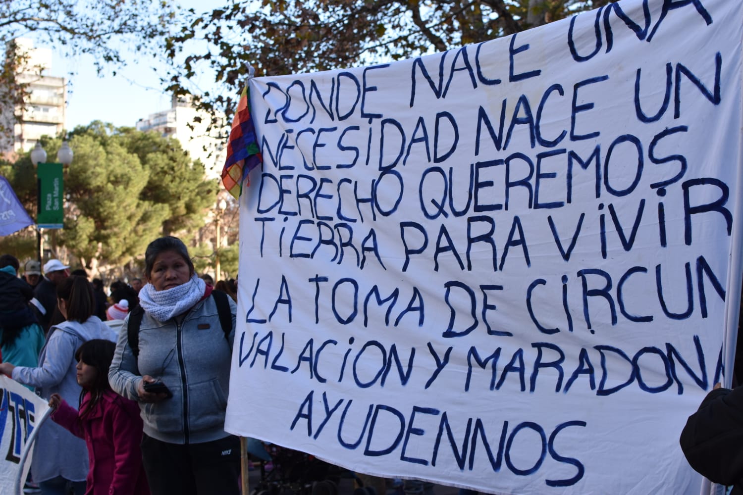 Vecinos de Maradona y Circunvalación se movilizaron para exigir viviendas