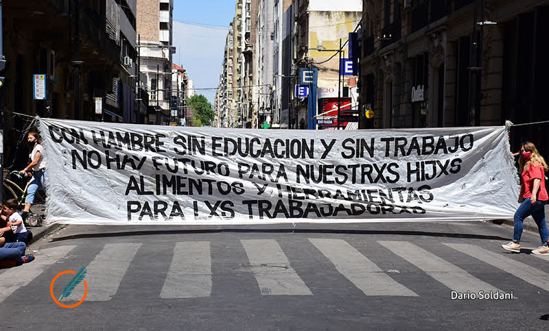 Aquí Estamos: Rupturas y discontinuidades de la historia económica argentina