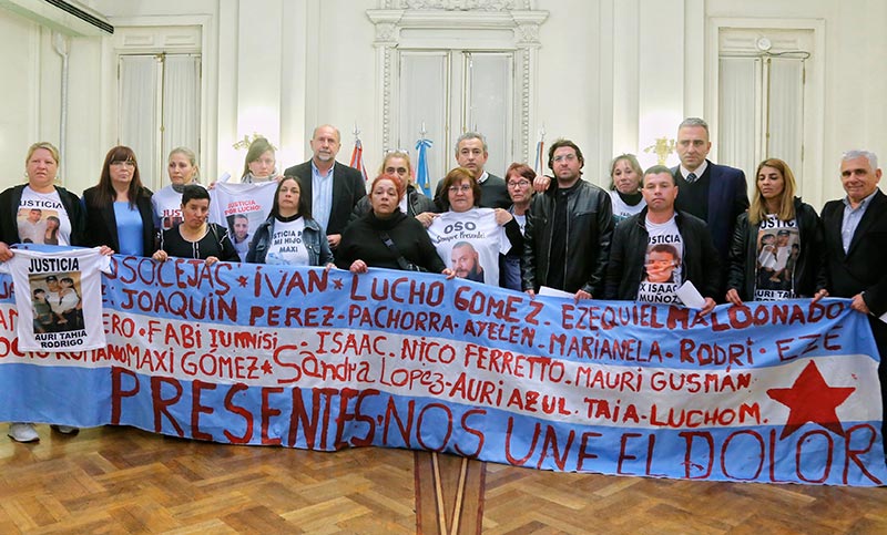 Familiares de víctimas presentaron propuestas contra la inseguridad a Perotti y Javkin