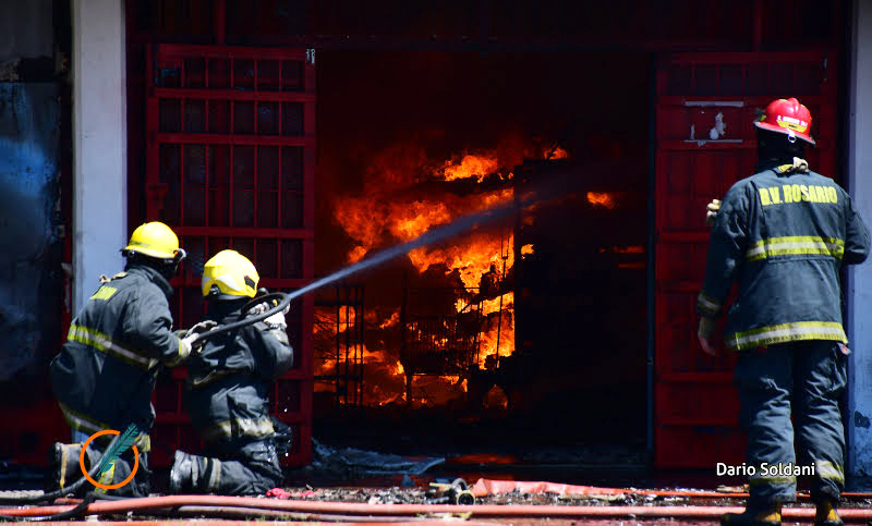 Bomberos Voluntarios se suman a Crack Bang Boom