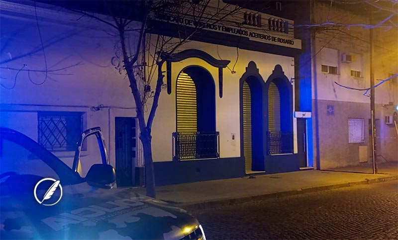 Personas en moto efectuaron al menos tres disparos contra el Sindicato de Aceiteros de Rosario