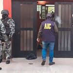 Más de 50 allanamientos y 20 detenidos, entre ellos, un expolicía