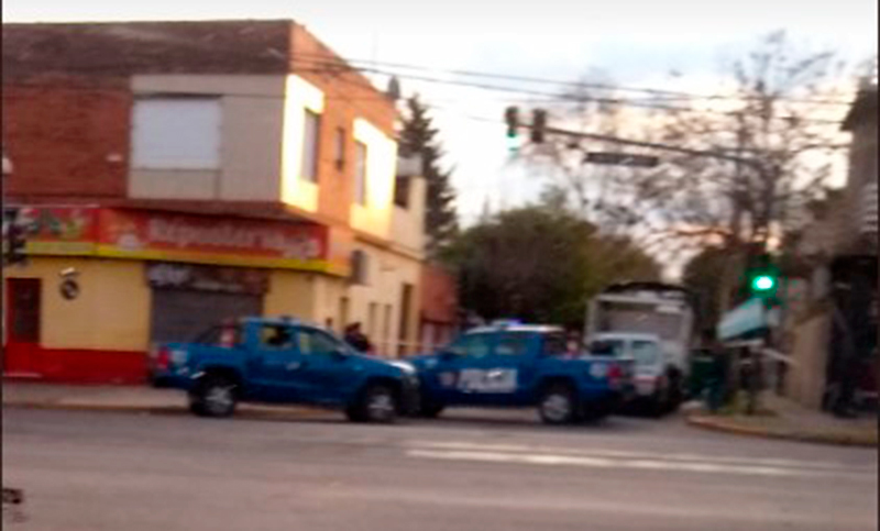 Balacera en barrio Jorge Cura: dos hombres resultaron heridos