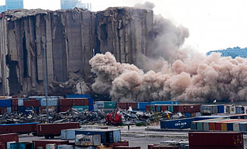 Marchaban reclamando justicia a dos años de la explosión en Beirut cuando colapsó un sector de los silos siniestrados