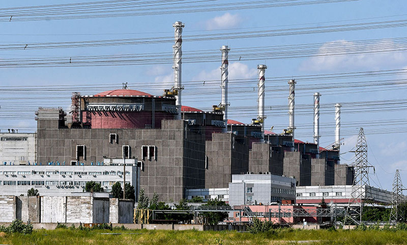 Ucrania y Rusia se siguen acusando por bombardeos cerca de la central nuclear de Zaporiyia