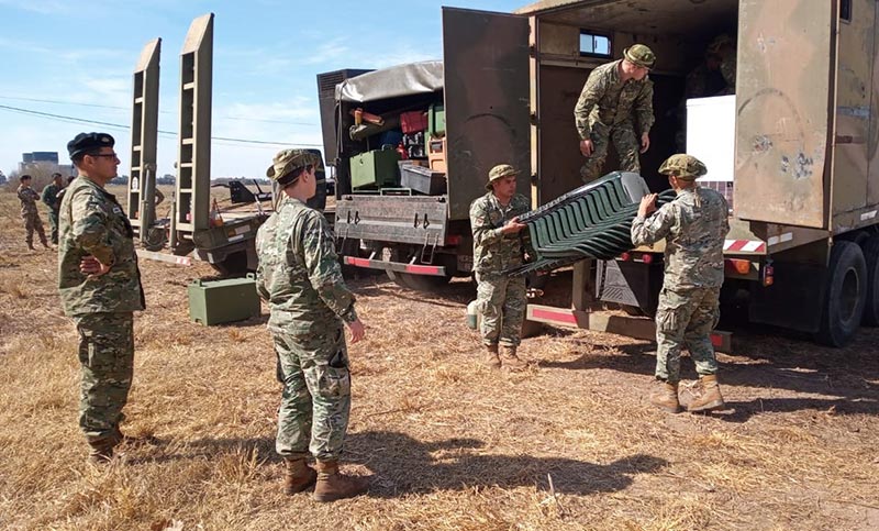 Fuerzas Armadas se instalaron en Alvear para combatir los incendios en las islas