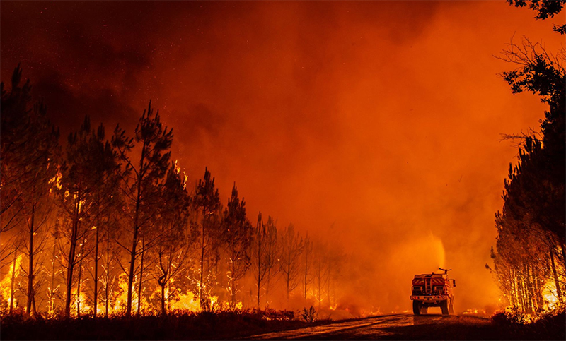 Más de 6.000 evacuados por la reactivación de incendios en Francia