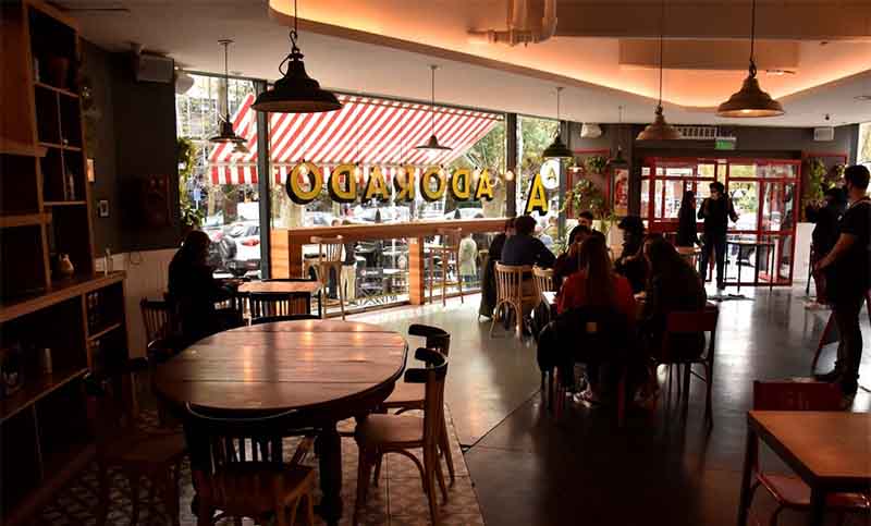 Detectan alto porcentaje de trabajo no registrado en locales gastronómicos de CABA y conurbano