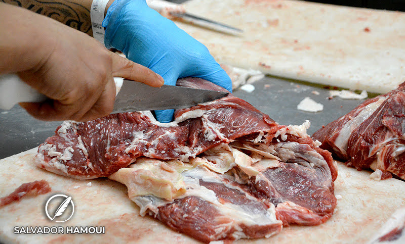 Rosario: con la carne vacuna estable, se dispararon los precios de los cortes aviares y porcinos