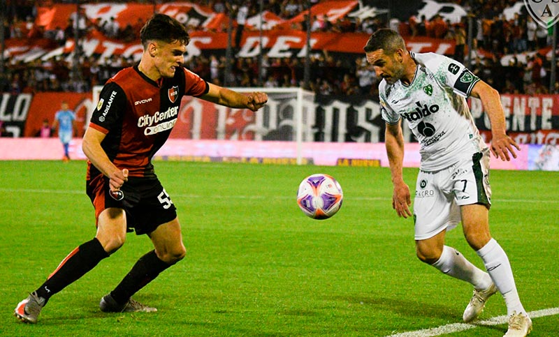 Newell’s decepcionó con su rendimiento y cayó ante Sarmiento en el Coloso