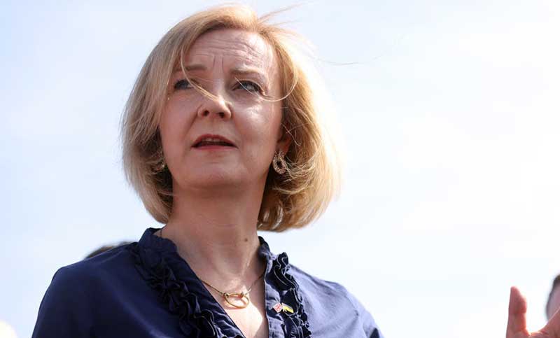 Liz Truss, la nueva primera ministra británica que apunta con dureza contra los trabajadores