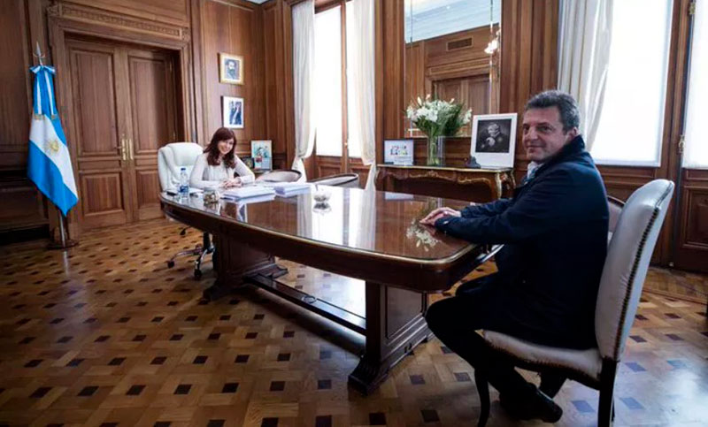 Massa se reunió con Cristina, Máximo y Mayans en el Senado