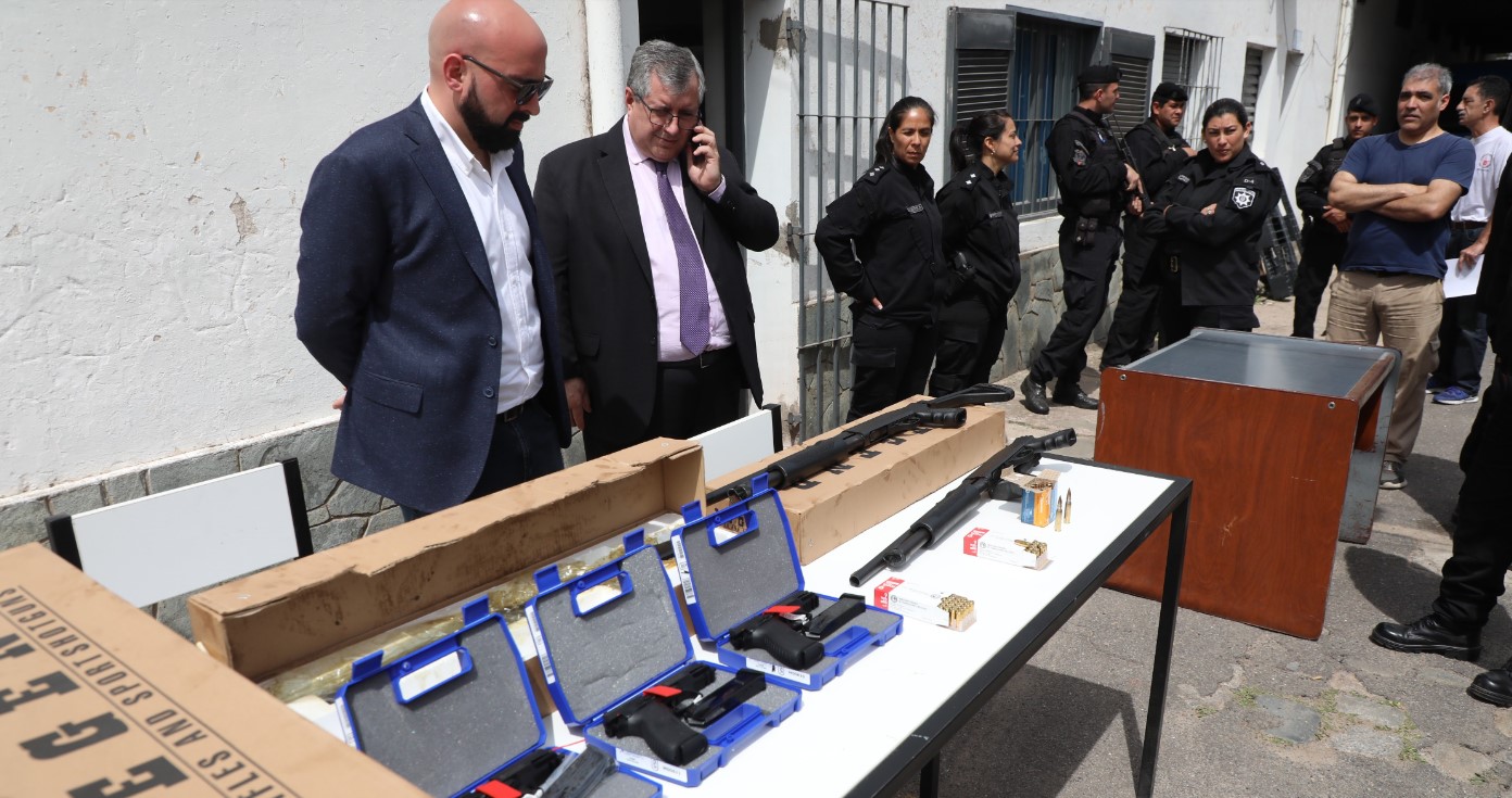 Compraron pistolas y escopetas para la policía de Santa Fe